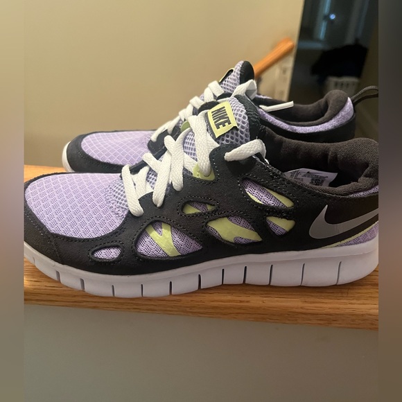 Nike sneakers, new without original box, never worn, youth size 6 - Picture 6 of 6